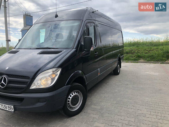 Черный Мерседес Sprinter, объемом двигателя 3 л и пробегом 530 тыс. км за 16600 $, фото 1 на Automoto.ua