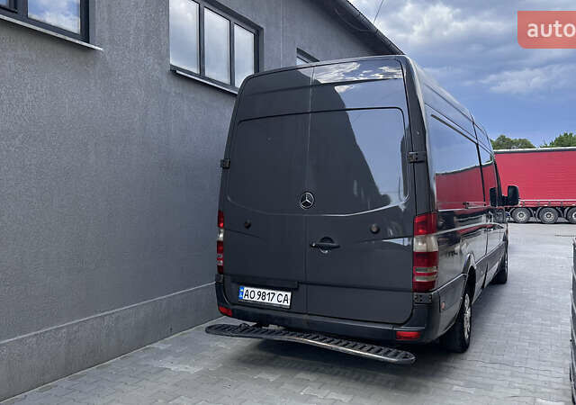Черный Мерседес Sprinter, объемом двигателя 2.15 л и пробегом 803 тыс. км за 9300 $, фото 8 на Automoto.ua