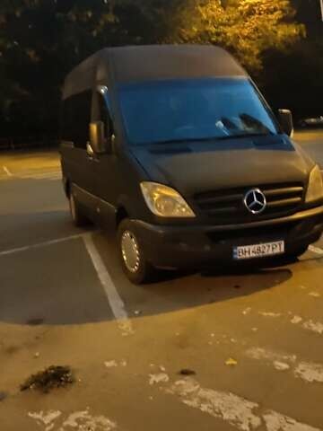 Черный Мерседес Sprinter, объемом двигателя 2.1 л и пробегом 885 тыс. км за 11000 $, фото 4 на Automoto.ua