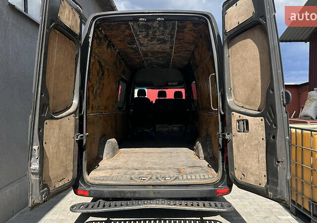 Черный Мерседес Sprinter, объемом двигателя 2.15 л и пробегом 803 тыс. км за 9300 $, фото 10 на Automoto.ua