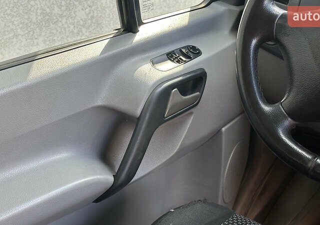 Черный Мерседес Sprinter, объемом двигателя 2.15 л и пробегом 803 тыс. км за 9300 $, фото 12 на Automoto.ua