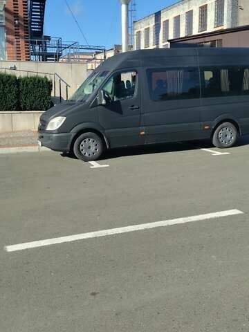 Черный Мерседес Sprinter, объемом двигателя 2.1 л и пробегом 885 тыс. км за 11000 $, фото 5 на Automoto.ua