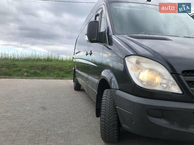 Черный Мерседес Sprinter, объемом двигателя 3 л и пробегом 530 тыс. км за 16600 $, фото 2 на Automoto.ua