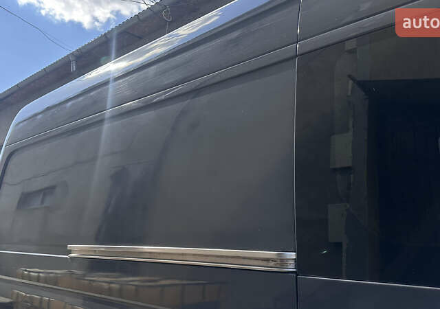 Черный Мерседес Sprinter, объемом двигателя 2.15 л и пробегом 803 тыс. км за 9300 $, фото 6 на Automoto.ua