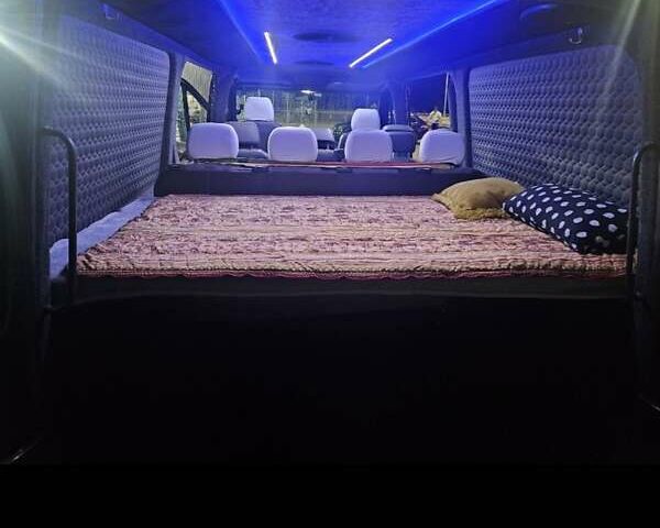 Черный Мерседес Sprinter, объемом двигателя 2.2 л и пробегом 512 тыс. км за 20000 $, фото 9 на Automoto.ua