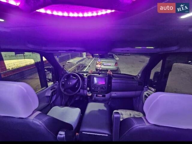 Черный Мерседес Sprinter, объемом двигателя 2.2 л и пробегом 512 тыс. км за 20000 $, фото 3 на Automoto.ua