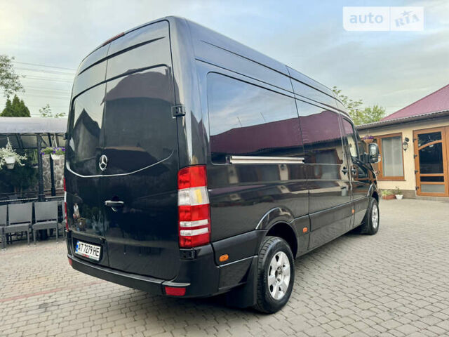 Черный Мерседес Sprinter, объемом двигателя 2.15 л и пробегом 300 тыс. км за 12800 $, фото 3 на Automoto.ua