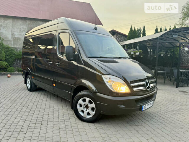 Черный Мерседес Sprinter, объемом двигателя 2.15 л и пробегом 300 тыс. км за 12800 $, фото 35 на Automoto.ua