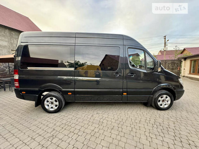 Черный Мерседес Sprinter, объемом двигателя 2.15 л и пробегом 300 тыс. км за 12800 $, фото 6 на Automoto.ua