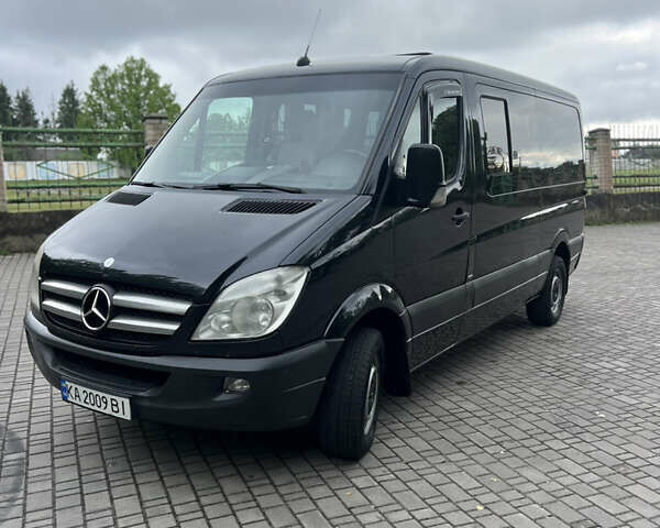 Черный Мерседес Sprinter, объемом двигателя 3 л и пробегом 740 тыс. км за 11884 $, фото 1 на Automoto.ua