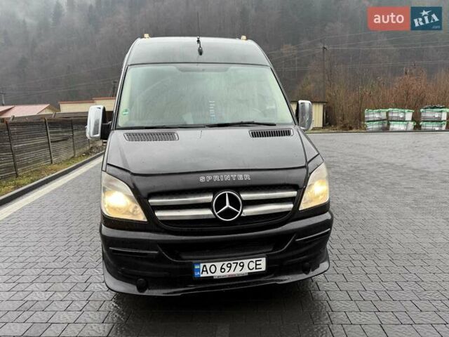 Черный Мерседес Sprinter, объемом двигателя 2.99 л и пробегом 670 тыс. км за 33999 $, фото 8 на Automoto.ua