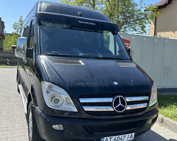 Черный Мерседес Sprinter, объемом двигателя 2.99 л и пробегом 650 тыс. км за 16000 $, фото 11 на Automoto.ua