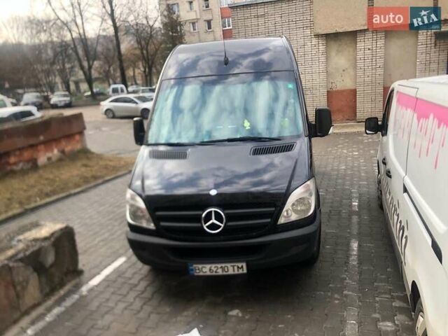 Черный Мерседес Sprinter, объемом двигателя 3.2 л и пробегом 700 тыс. км за 11500 $, фото 4 на Automoto.ua