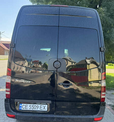 Черный Мерседес Sprinter, объемом двигателя 3.2 л и пробегом 600 тыс. км за 13000 $, фото 3 на Automoto.ua