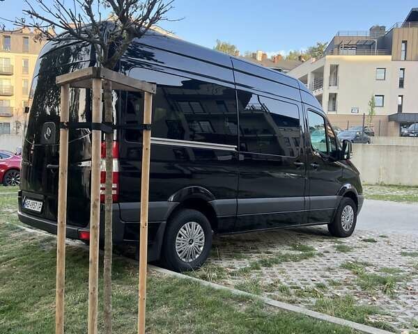 Черный Мерседес Sprinter, объемом двигателя 3.2 л и пробегом 700 тыс. км за 11500 $, фото 7 на Automoto.ua