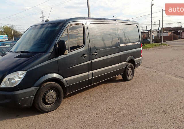 Черный Мерседес Sprinter, объемом двигателя 2.14 л и пробегом 424 тыс. км за 8700 $, фото 6 на Automoto.ua