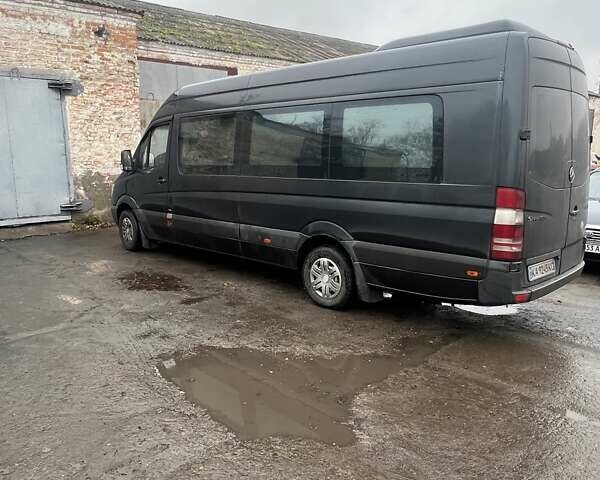 Черный Мерседес Sprinter, объемом двигателя 3.22 л и пробегом 998 тыс. км за 19000 $, фото 3 на Automoto.ua