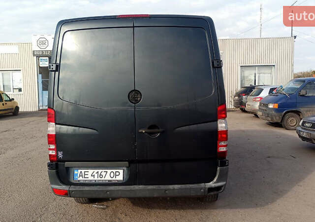Черный Мерседес Sprinter, объемом двигателя 2.14 л и пробегом 424 тыс. км за 8700 $, фото 3 на Automoto.ua