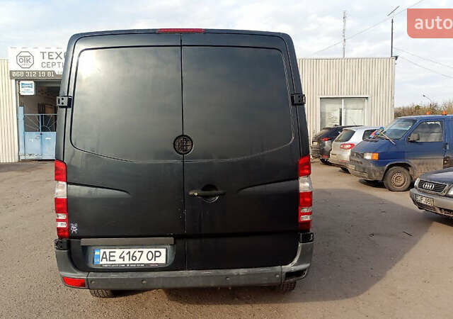 Черный Мерседес Sprinter, объемом двигателя 2.14 л и пробегом 424 тыс. км за 8700 $, фото 7 на Automoto.ua