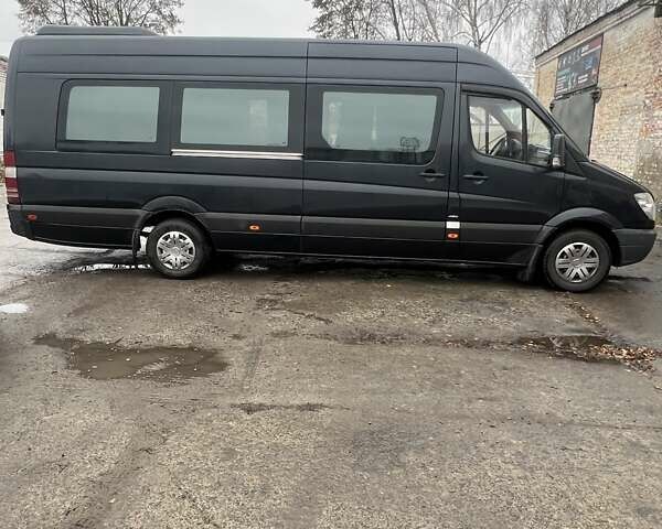 Черный Мерседес Sprinter, объемом двигателя 3.22 л и пробегом 998 тыс. км за 19000 $, фото 2 на Automoto.ua
