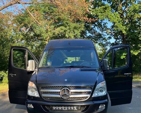 Черный Мерседес Sprinter, объемом двигателя 2.99 л и пробегом 350 тыс. км за 29500 $, фото 1 на Automoto.ua