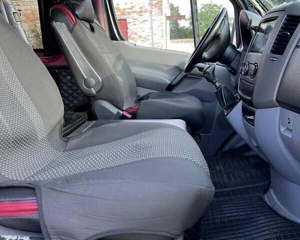 Черный Мерседес Sprinter, объемом двигателя 3.22 л и пробегом 998 тыс. км за 19000 $, фото 11 на Automoto.ua