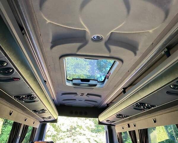 Черный Мерседес Sprinter, объемом двигателя 2.99 л и пробегом 350 тыс. км за 29500 $, фото 5 на Automoto.ua
