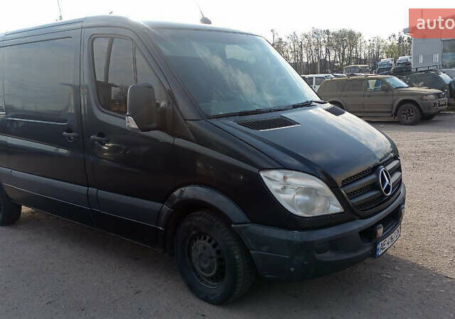 Черный Мерседес Sprinter, объемом двигателя 2.14 л и пробегом 424 тыс. км за 8700 $, фото 1 на Automoto.ua