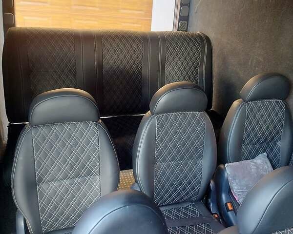 Черный Мерседес Sprinter, объемом двигателя 3 л и пробегом 445 тыс. км за 24400 $, фото 17 на Automoto.ua