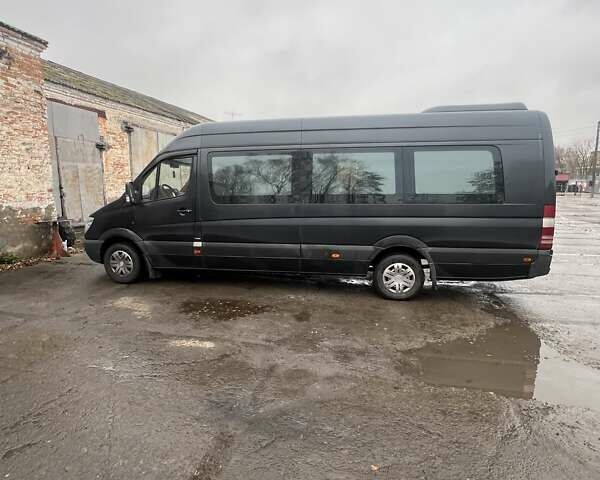 Черный Мерседес Sprinter, объемом двигателя 3.22 л и пробегом 998 тыс. км за 19000 $, фото 4 на Automoto.ua