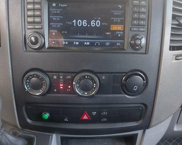 Черный Мерседес Sprinter, объемом двигателя 3 л и пробегом 445 тыс. км за 24400 $, фото 10 на Automoto.ua