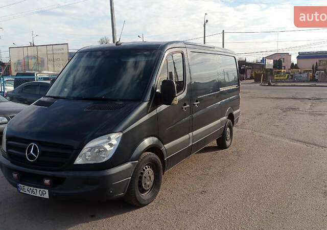 Черный Мерседес Sprinter, объемом двигателя 2.14 л и пробегом 424 тыс. км за 8700 $, фото 5 на Automoto.ua