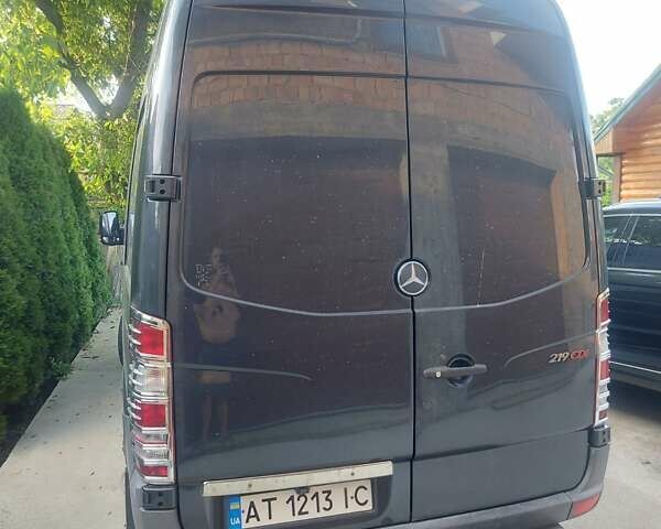 Черный Мерседес Sprinter, объемом двигателя 3 л и пробегом 445 тыс. км за 24400 $, фото 1 на Automoto.ua