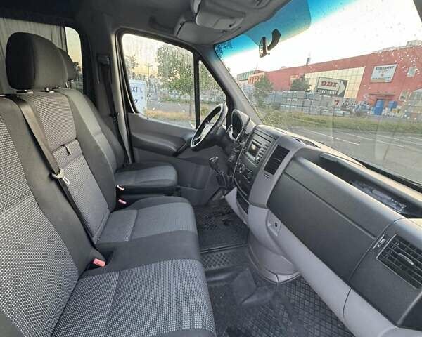 Черный Мерседес Sprinter, объемом двигателя 2.2 л и пробегом 610 тыс. км за 15900 $, фото 4 на Automoto.ua