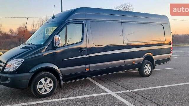 Черный Мерседес Sprinter, объемом двигателя 2.99 л и пробегом 700 тыс. км за 24000 $, фото 9 на Automoto.ua