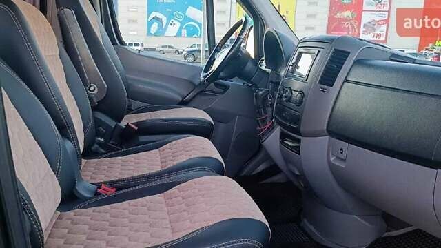 Черный Мерседес Sprinter, объемом двигателя 2.99 л и пробегом 700 тыс. км за 24000 $, фото 6 на Automoto.ua