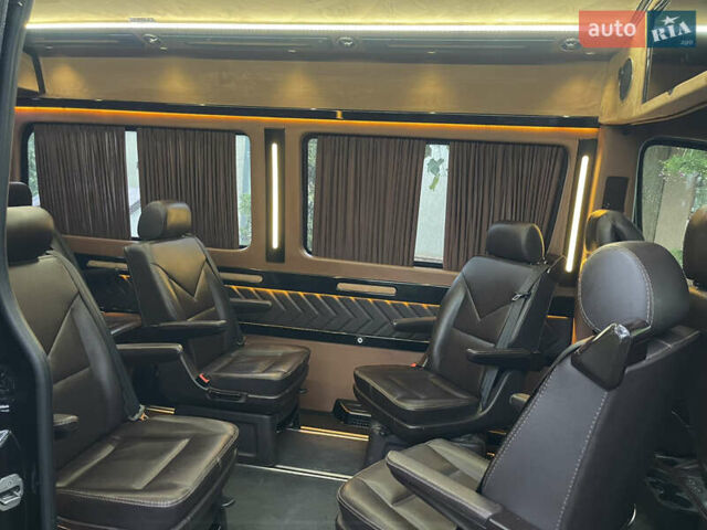 Черный Мерседес Sprinter, объемом двигателя 2.2 л и пробегом 350 тыс. км за 25000 $, фото 6 на Automoto.ua