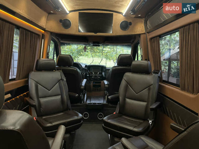 Черный Мерседес Sprinter, объемом двигателя 2.2 л и пробегом 350 тыс. км за 25000 $, фото 9 на Automoto.ua