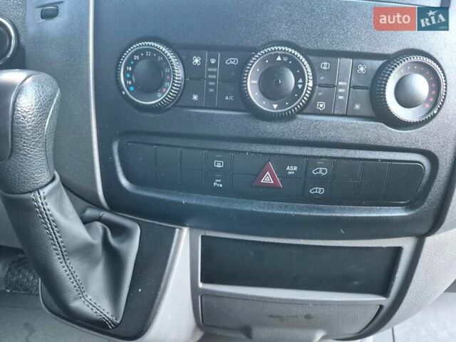 Чорний Мерседес Sprinter, об'ємом двигуна 2.2 л та пробігом 335 тис. км за 16750 $, фото 23 на Automoto.ua