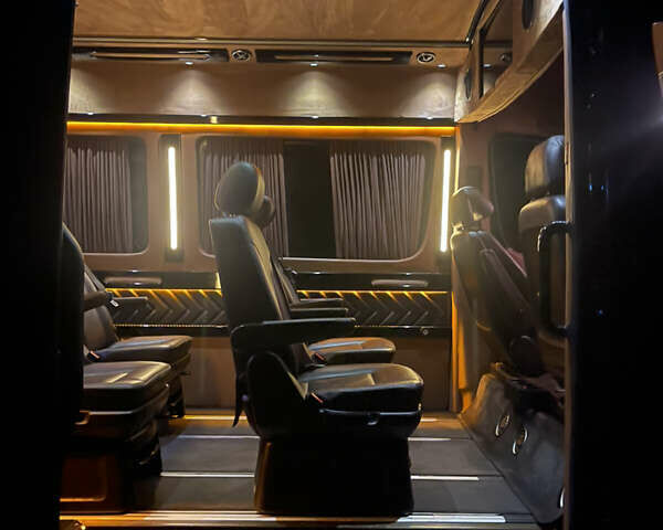 Черный Мерседес Sprinter, объемом двигателя 2.2 л и пробегом 350 тыс. км за 25000 $, фото 1 на Automoto.ua