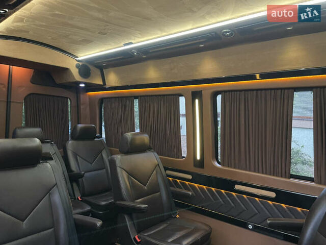 Черный Мерседес Sprinter, объемом двигателя 2.2 л и пробегом 350 тыс. км за 25000 $, фото 12 на Automoto.ua