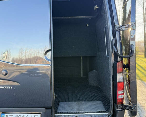 Черный Мерседес Sprinter, объемом двигателя 2.99 л и пробегом 222 тыс. км за 35000 $, фото 7 на Automoto.ua