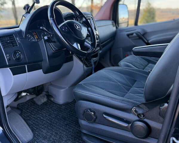Черный Мерседес Sprinter, объемом двигателя 2.99 л и пробегом 222 тыс. км за 35000 $, фото 13 на Automoto.ua