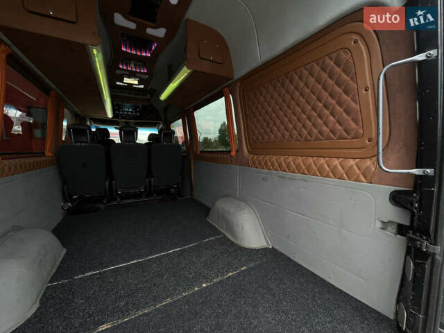Черный Мерседес Sprinter, объемом двигателя 2.2 л и пробегом 421 тыс. км за 19999 $, фото 97 на Automoto.ua