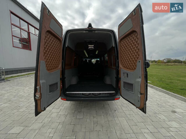 Черный Мерседес Sprinter, объемом двигателя 2.2 л и пробегом 421 тыс. км за 19999 $, фото 94 на Automoto.ua
