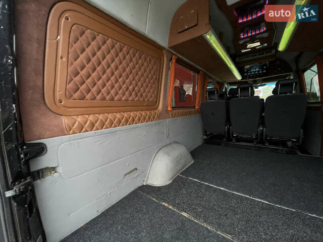 Черный Мерседес Sprinter, объемом двигателя 2.2 л и пробегом 421 тыс. км за 19999 $, фото 98 на Automoto.ua