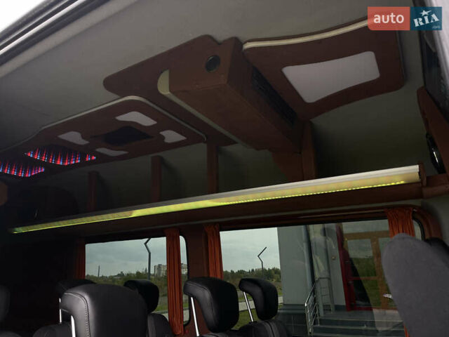 Черный Мерседес Sprinter, объемом двигателя 2.2 л и пробегом 421 тыс. км за 19999 $, фото 91 на Automoto.ua