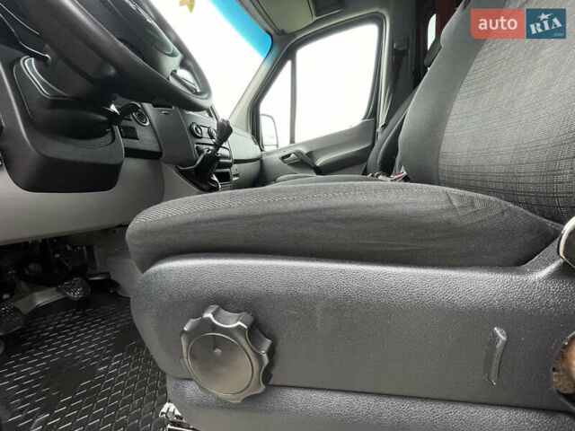 Черный Мерседес Sprinter, объемом двигателя 2.2 л и пробегом 421 тыс. км за 19999 $, фото 54 на Automoto.ua