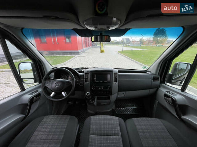 Черный Мерседес Sprinter, объемом двигателя 2.2 л и пробегом 421 тыс. км за 19999 $, фото 71 на Automoto.ua