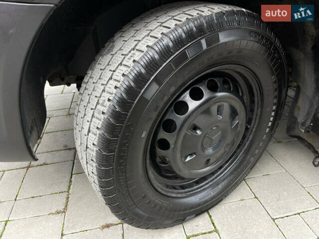 Черный Мерседес Sprinter, объемом двигателя 2.2 л и пробегом 421 тыс. км за 19999 $, фото 104 на Automoto.ua
